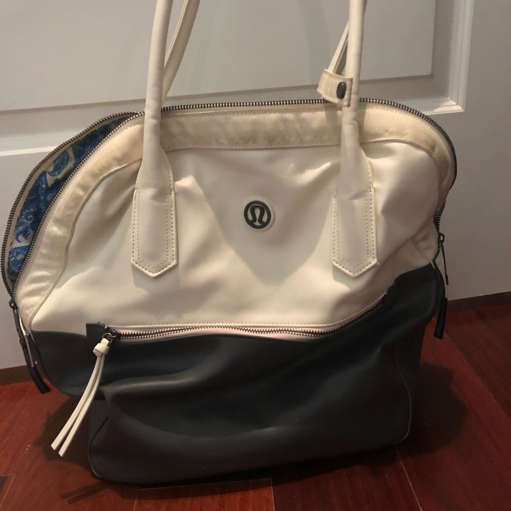 Lululemon bag